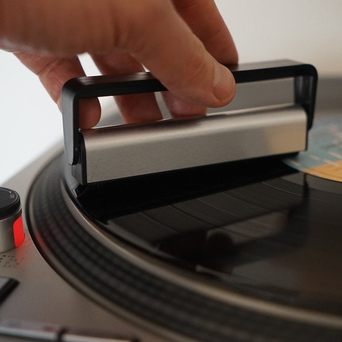 How to clean vinyl records