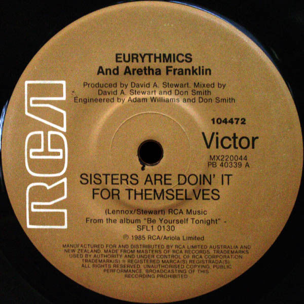 Eurythmics, Aretha Franklin – Sisters Are Doin' It For Themselves 7" vinyl record, image 3 of 4