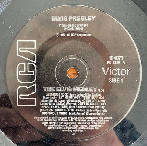 Elvis Presley – The Elvis Medley 7" vinyl record, image 1 of 2