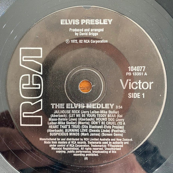 Elvis Presley – The Elvis Medley 7" vinyl record, image 1 of 2