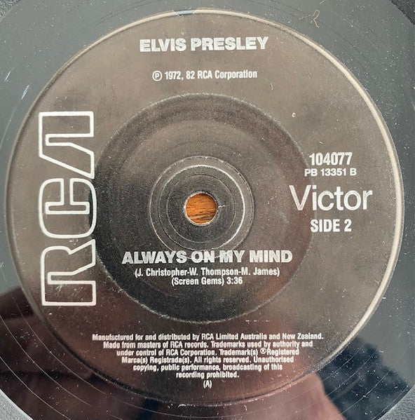 Elvis Presley – The Elvis Medley 7" vinyl record, image 2 of 2