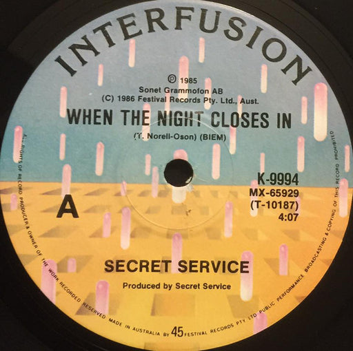 Secret Service – When The Night Closes In 7" vinyl record, image 1 of 2