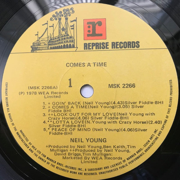 Neil Young – Comes A Time LP vinyl record, image 3 of 4