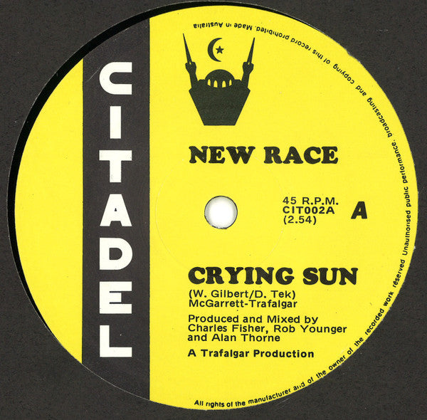 New Race – Crying Sun / Gotta Keep Movin' 7" vinyl record, image 3 of 4
