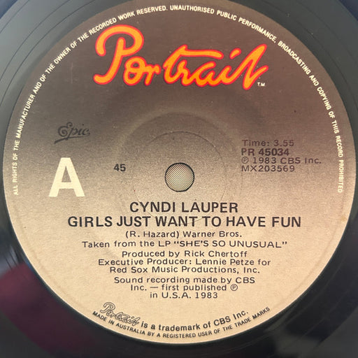 Cyndi Lauper – Girls Just Want To Have Fun