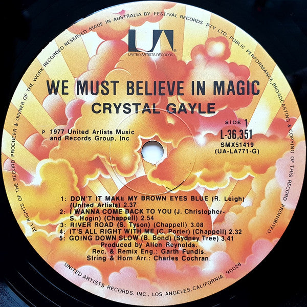 Crystal Gayle – We Must Believe In Magic LP vinyl record, image 3 of 4
