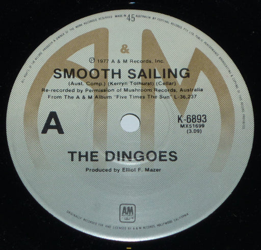 The Dingoes – Smooth Sailing 7" vinyl record, image 1 of 2