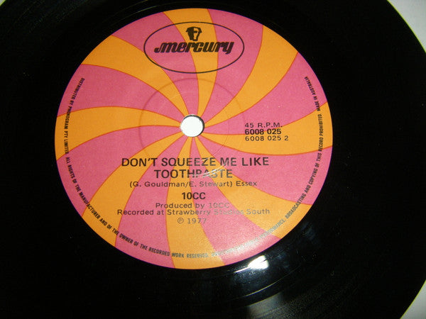 10cc – Good Morning Judge 7" vinyl record, image 2 of 2