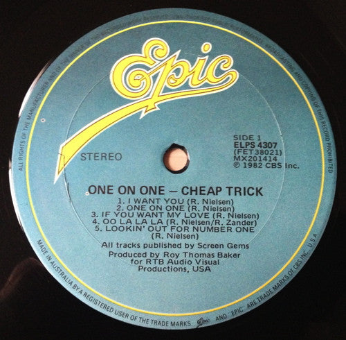 Cheap Trick – One On One LP vinyl record, image 3 of 6
