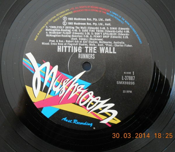 Runners – Hitting The Wall LP vinyl record, image 5 of 6