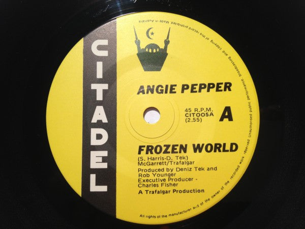 Angie Pepper – Frozen World 7" vinyl record, image 3 of 4