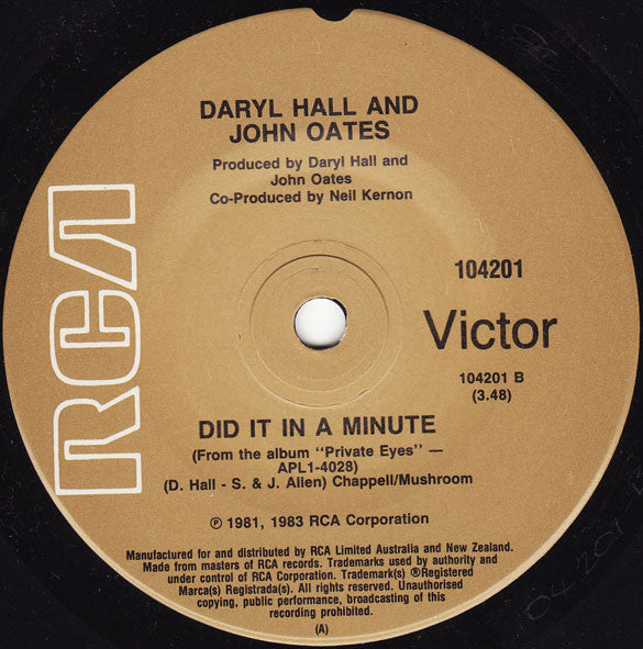 Daryl Hall & John Oates – Say It Isn't So 7" vinyl record, image 3 of 4