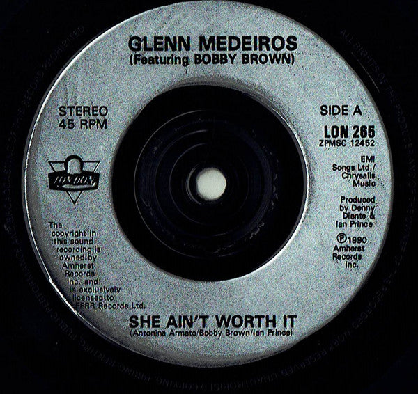 Glenn Medeiros, Bobby Brown – She Ain't Worth It 7" vinyl record, image 3 of 4
