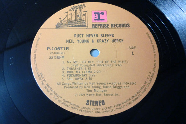 Neil Young, Crazy Horse – Rust Never Sleeps LP vinyl record, image 6 of 7