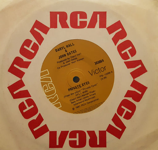 Daryl Hall & John Oates – Private Eyes 7" vinyl record, image 1 of 2