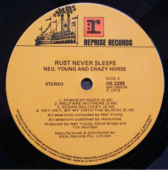 Neil Young, Crazy Horse – Rust Never Sleeps LP vinyl record, image 4 of 7