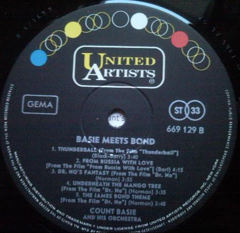 Count Basie Orchestra – Basie Meets Bond LP vinyl record, image 4 of 4