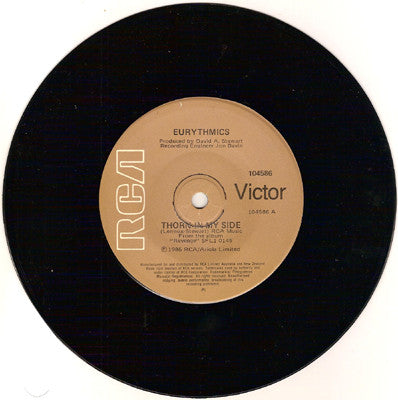 Eurythmics – Thorn In My Side 7" vinyl record, image 3 of 4