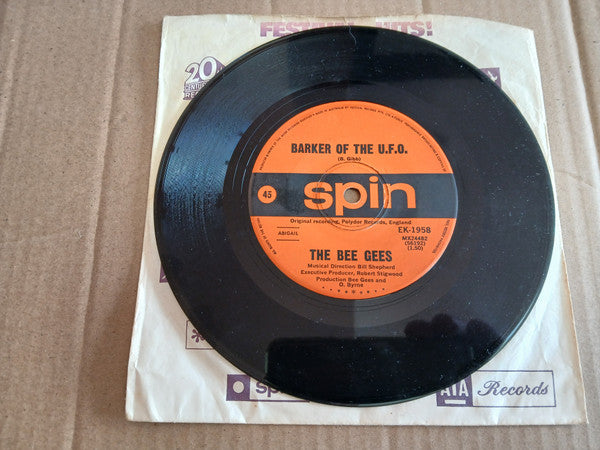 Bee Gees – Massachusetts (The Lights Go Out In) 7" vinyl record, image 2 of 2