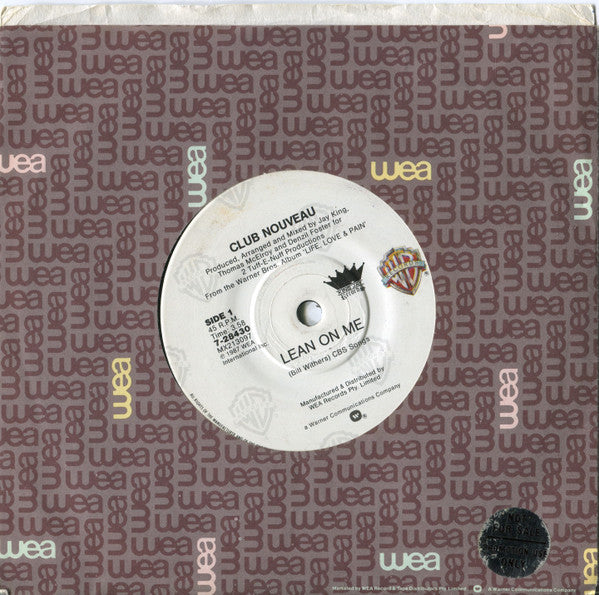 Club Nouveau – Lean On Me 7" vinyl record, image 3 of 4