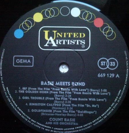 Count Basie Orchestra – Basie Meets Bond LP vinyl record, image 3 of 4