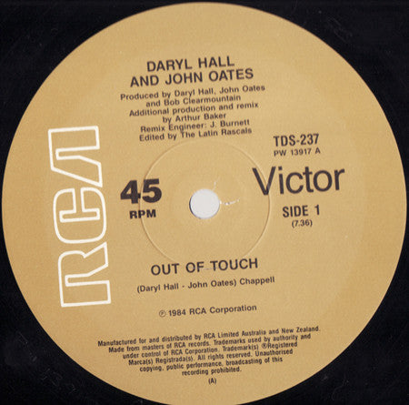 Daryl Hall & John Oates – Out Of Touch / Cold, Dark And Yesterday 12" vinyl record, image 3 of 4