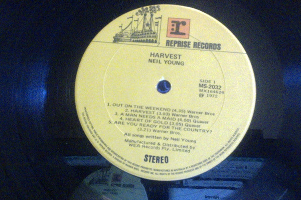 Neil Young – Harvest LP vinyl record, image 5 of 5